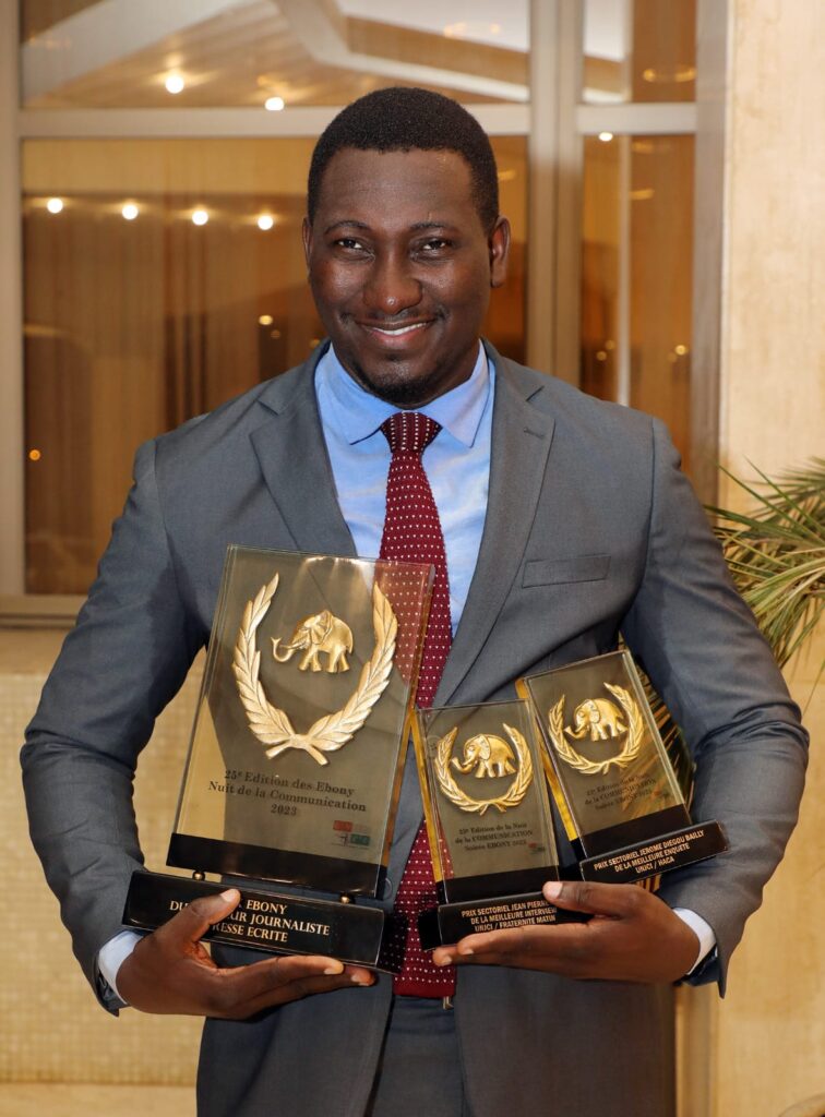 Ebony 2023: Ly Goa Aimé Ludovic de Radio Côte d'Ivoire désigné meilleur journaliste 1 WhatsApp Image 2024 04 28 at 22.54.33