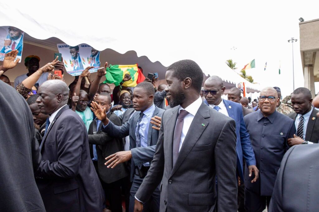 En visite en Côte d’ivoire : Le président du Sénégal, Bassirou Diomaye Faye accueillir par le vice-président, Tiémoko Meyliet Koné à Abidjan 1 438129402 122171232242037408 3214905472527515134 n
