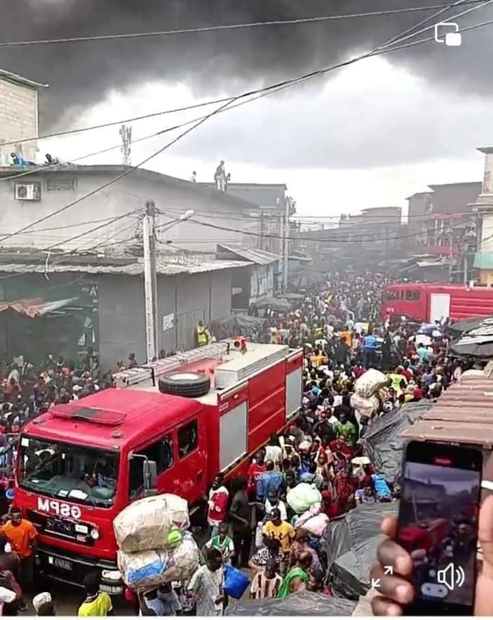 Adjamé : Un incendie signalé derrière le magasin Bon prix à Nangui Abrogoua 1 WhatsApp Image 2024 08 15 at 18.19.57 1