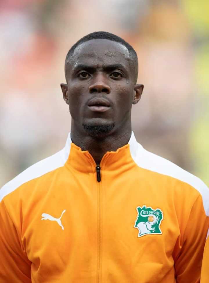 Face aux critiques infligées à Eric Bailly après la défaite contre la Sierra Leone, le coach Emerse Faé déclare : ''Nous perdons ensemble, sans regrets.'' 1 WhatsApp Image 2024 10 16 at 13.17.45 1