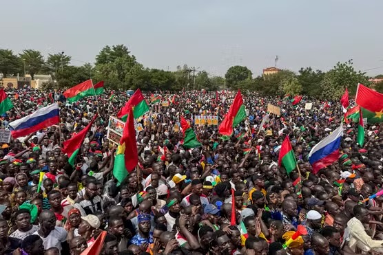 Ibrahim Traoré : Le Héros Africain Qui Défie l’Impérialisme Mondial 1 Burkina Faso demonstration de force du pouvoir apres une nouvelle tentative de coup dEtat 1