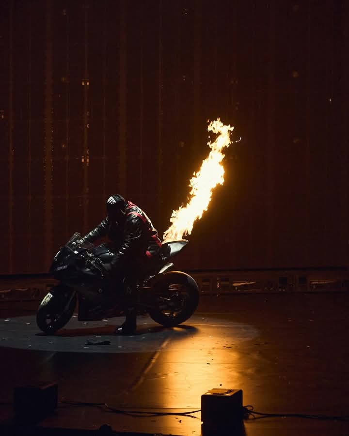 Musique: Himra marque l’histoire aux Flammes Awards 2025 1 Himra marque lhistoire aux Flammes Awards 2025 1